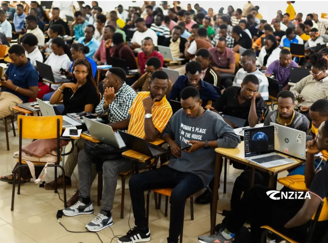 Estudiantes de ingeniería civil atentos en el Taller de ProtaStructure 2025.